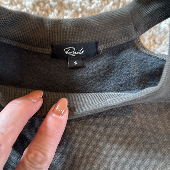 Rails cut shoulder dark green sweatshirt - Picture 2 of 6